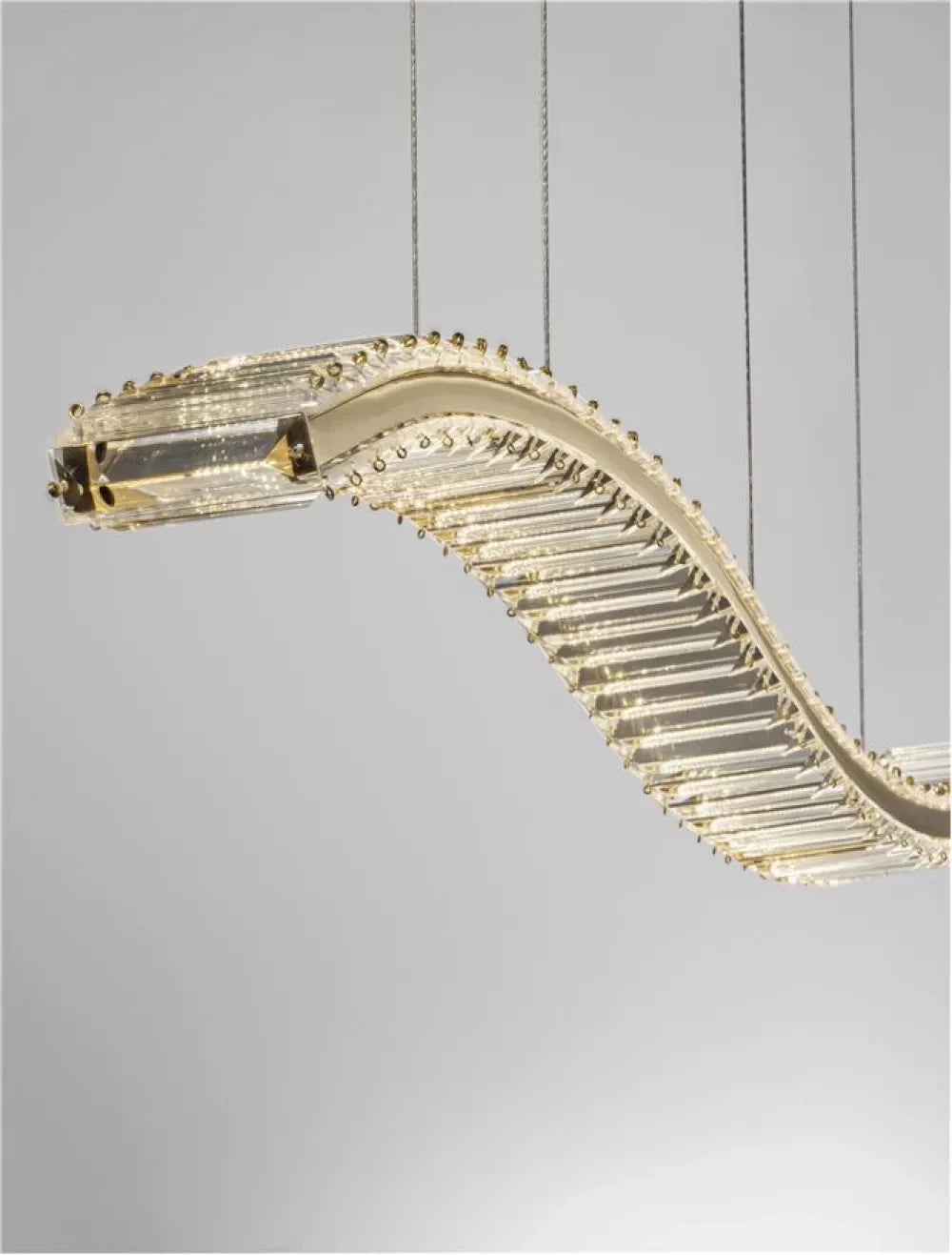 Lustra structura din Metal Auriu si abajur din Cristal Transparent H150xL100cm IP20 43W 3351lm 3500k AURELIA