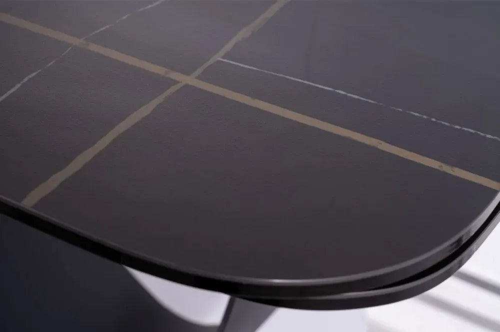 Masa extensibila cu blat din Sticla securizata + Ceramica cu efect de marmura Negru cu baza din Metal Negru L160-240cm Infinity