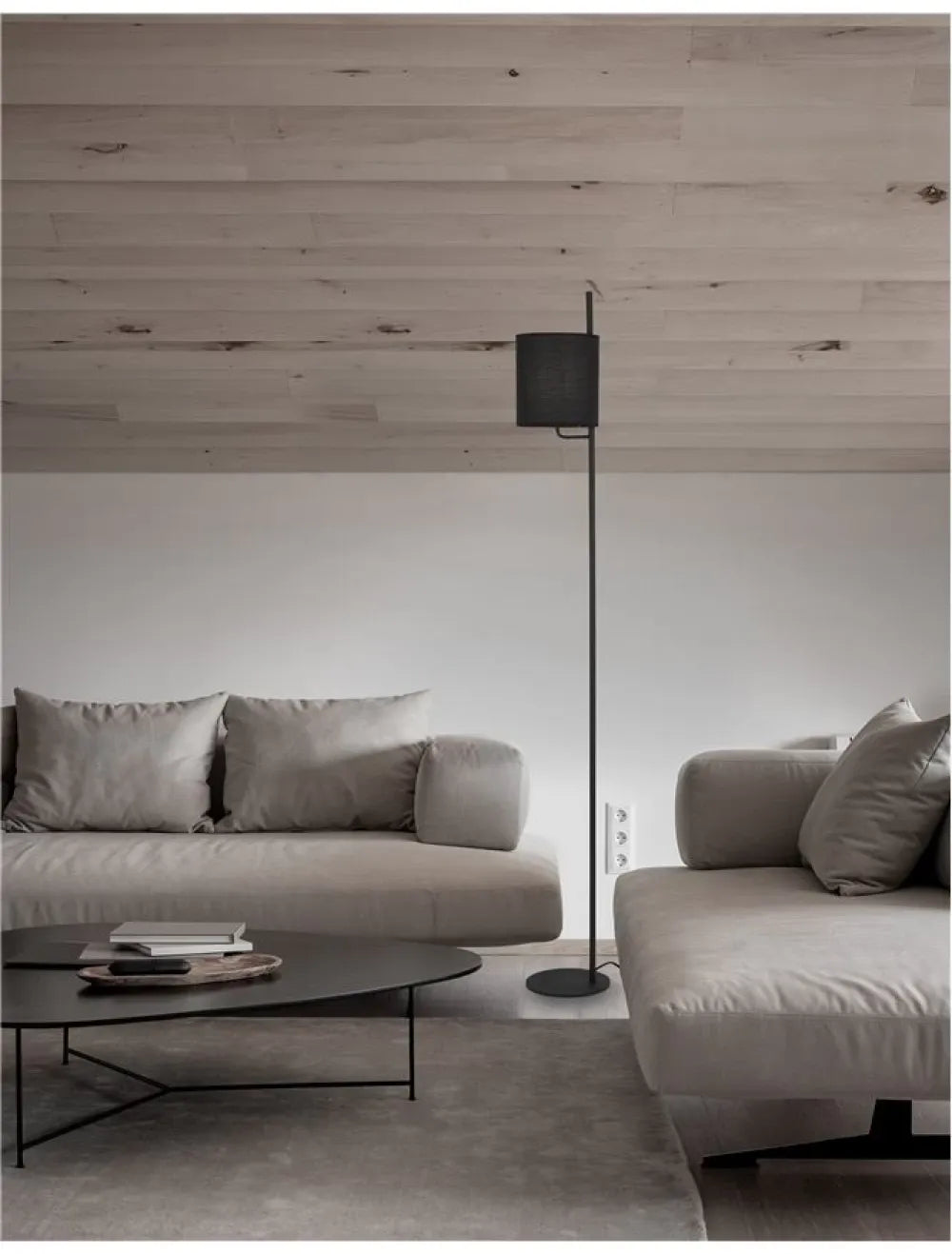 Lampa de podea structura din Aluminiu Negru si abajur din Textil Negru H176xL20cm IP20 YAMA