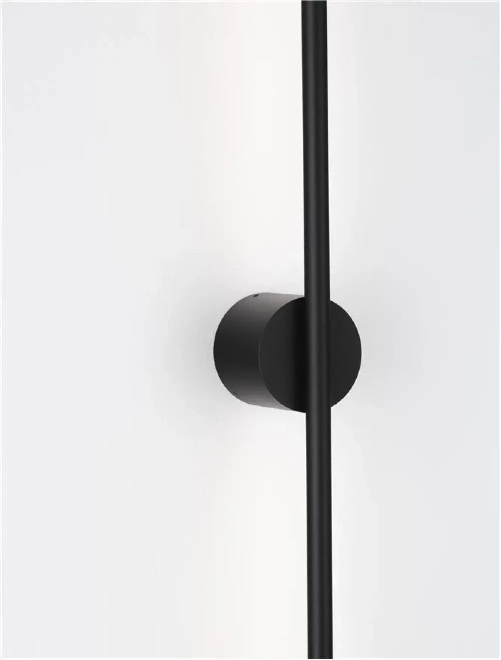 Aplica de perete din Aluminiu Negru H90xL1.5cm IP44 15W 372lm 3000k ADEN