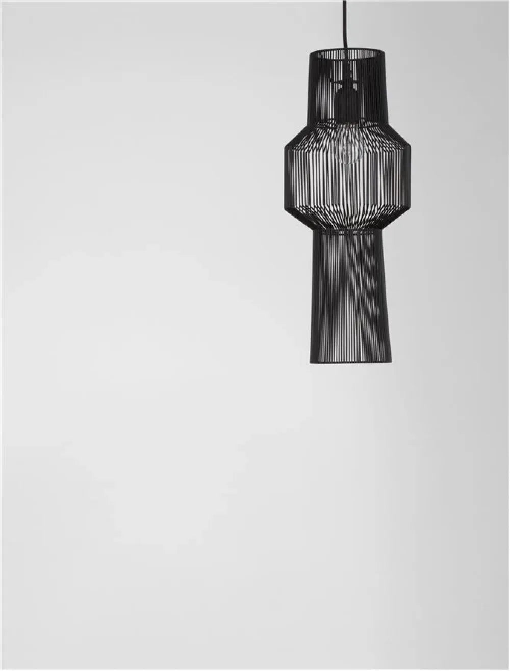 Pendul structura din Aluminiu Negru si abajur din Aluminiu Negru H195xL21cm IP20 BREDO