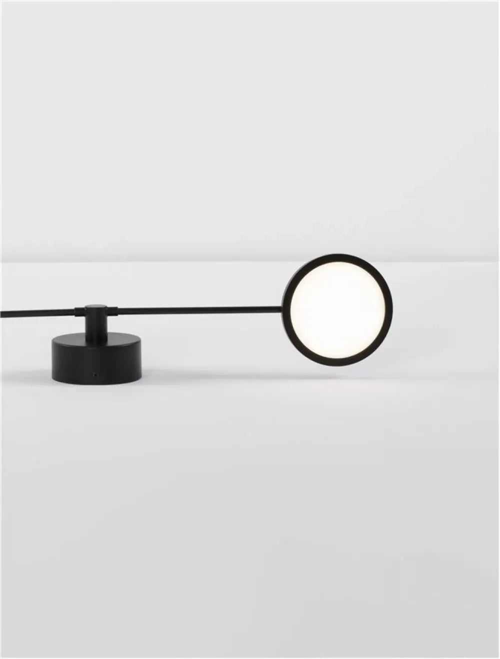 Aplica de perete structura din Metal Negru si abajur din Acrilic Alb H120xL100cm IP20 18W 1781lm 3000k SCOPE