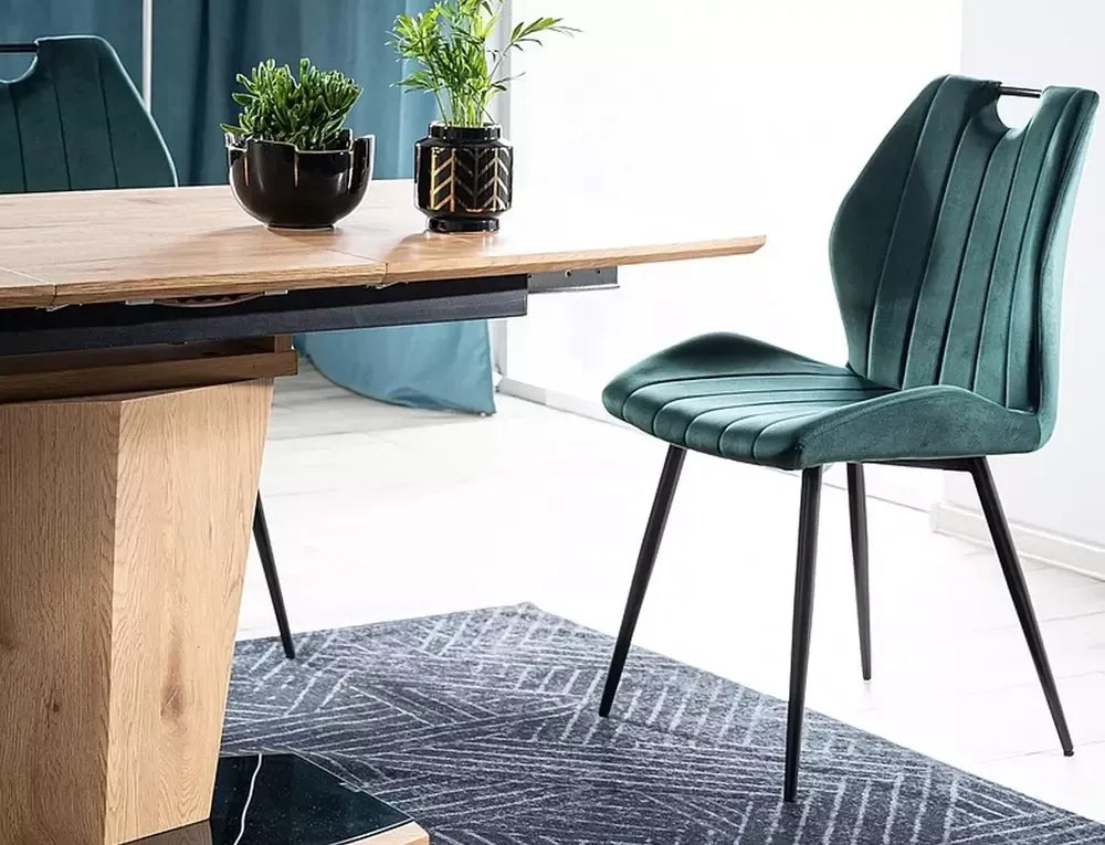 Scaun tapitat cu Catifea Verde cu picioare din Metal Negru H91xL51xA46cm Arco