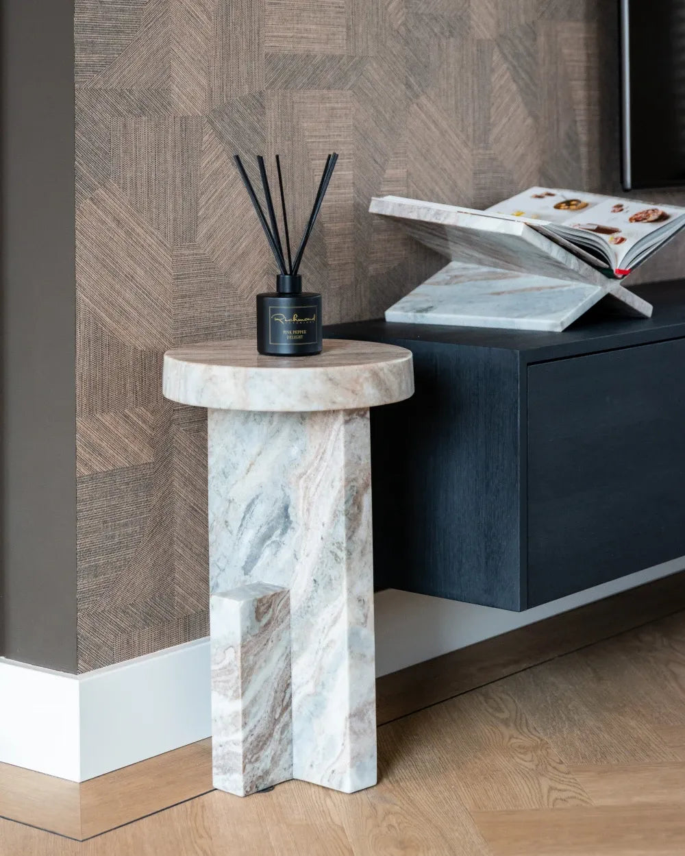 Stand pentru carti din Marmura Bej L47xH18cm Belicia