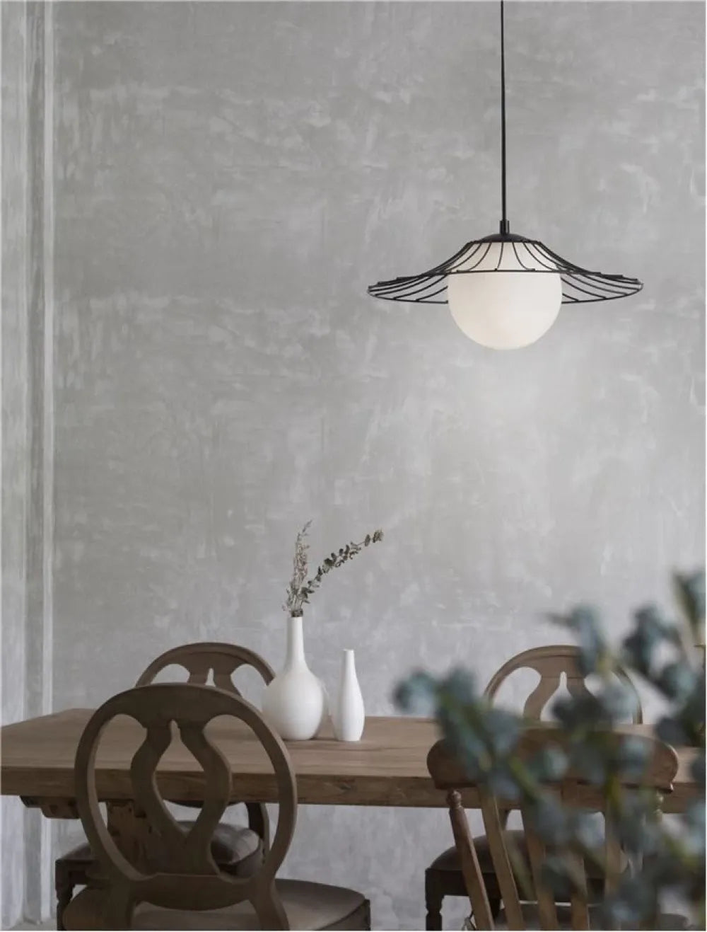 Pendul structura din Metal Negru si abajur din Sticla Alb H115xL36cm IP20 FLY