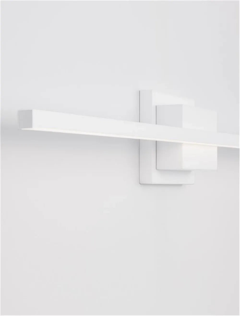 Aplica de perete structura din Aluminiu Alb si abajur din Acrilic  H11.8xL90.5cm IP20 21W 1200lm 3000k AZURE