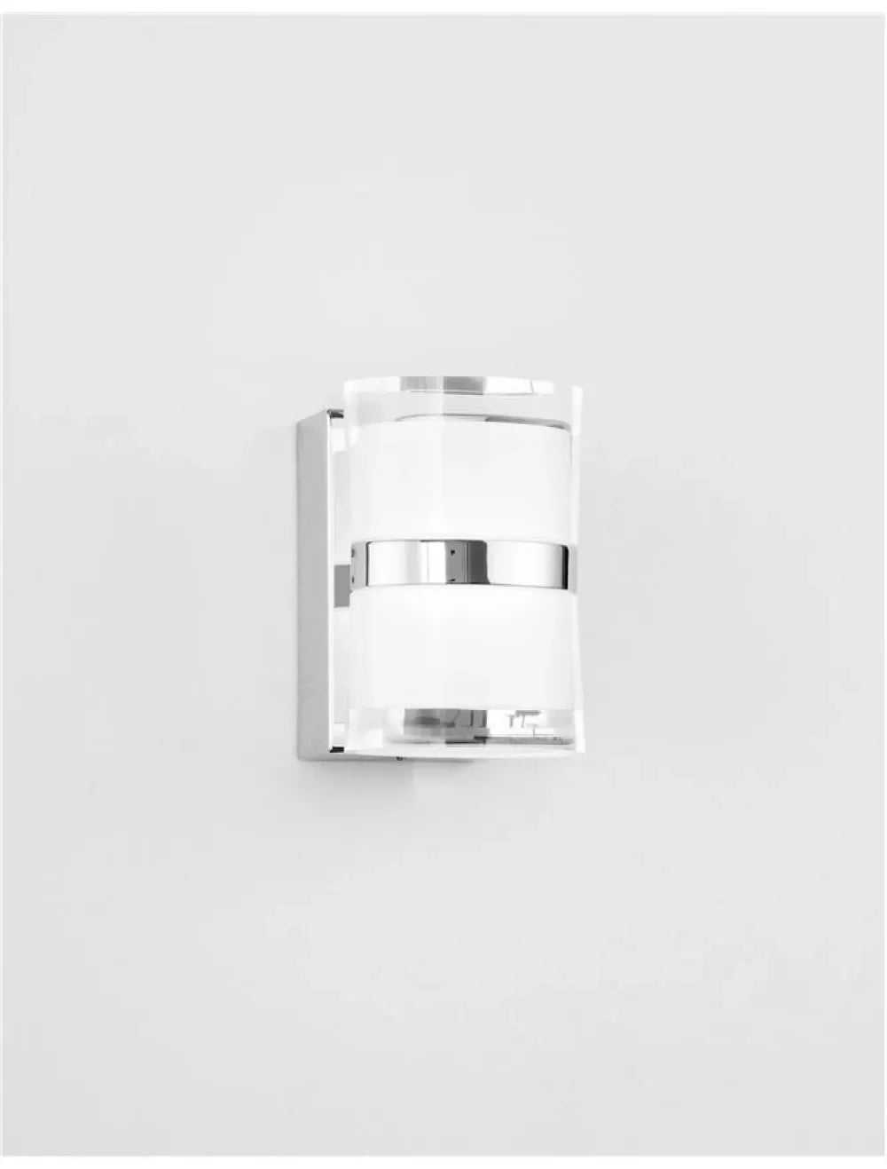 Aplica de perete structura din Aluminiu Argintiu si abajur din Acrilic Alb H7.5xL8.5cm IP44 10W 1026lm 3000k SABIA