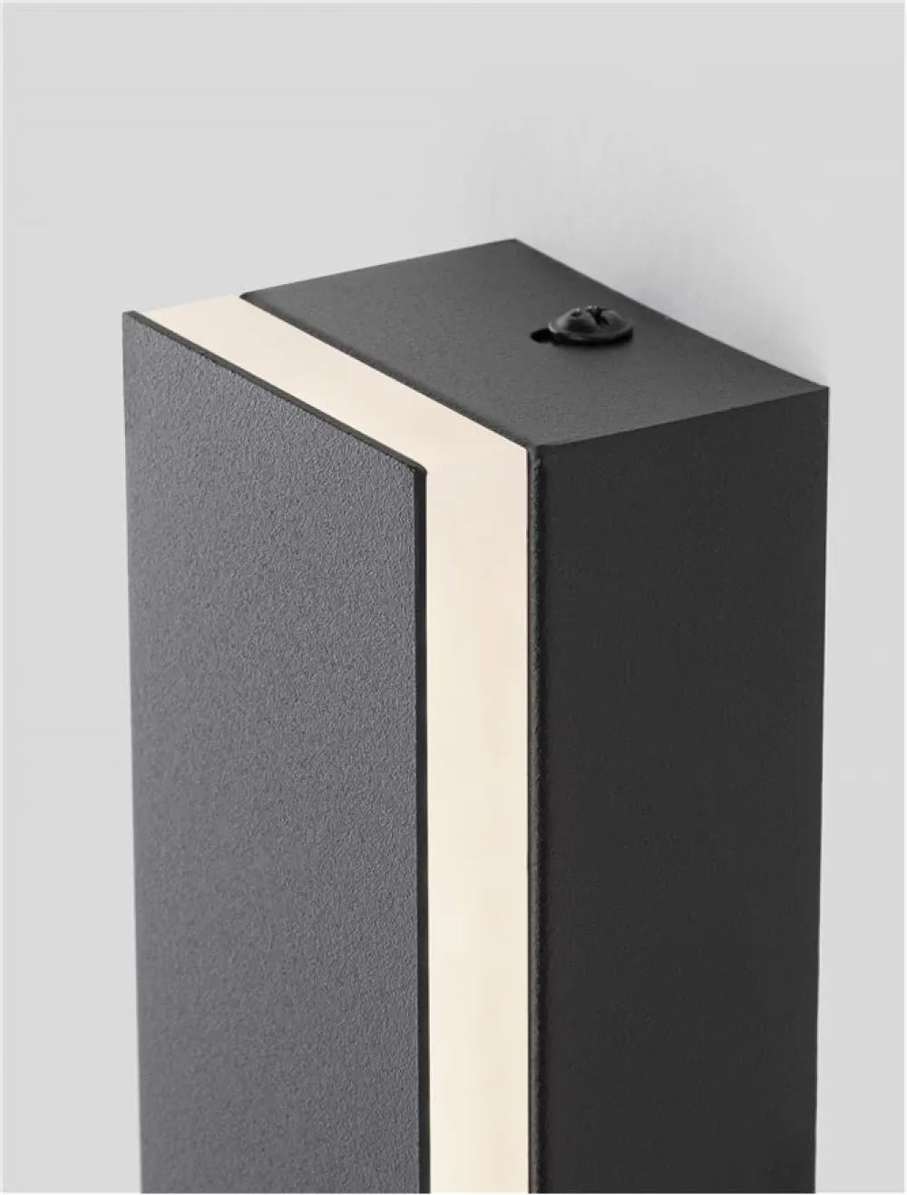 Aplica de perete din Aluminiu Negru H20xL5cm IP20 12W 600lm 3000k COLBY