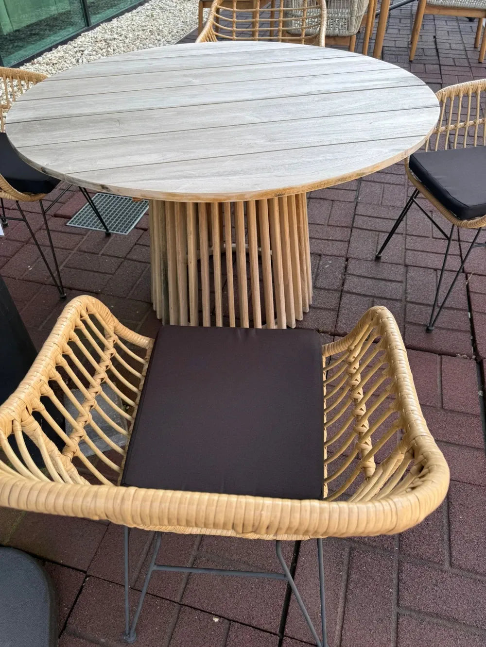 Set 2 scaune de exterior din Metal Negru si Polirattan cu perna Maro H82xL57xA60cm Trieste