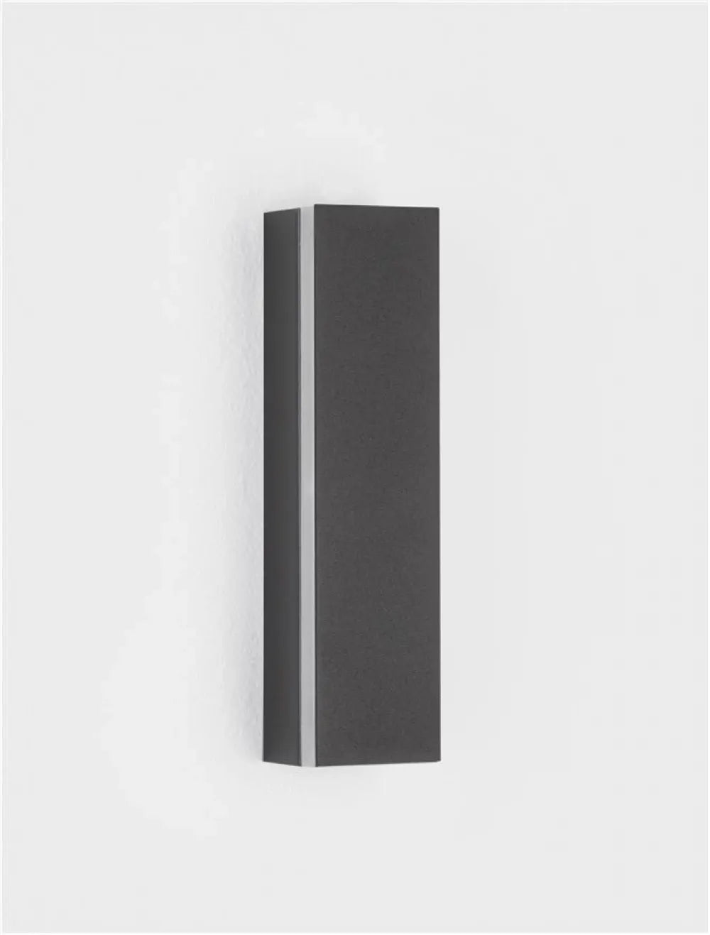Aplica de perete din Aluminiu Negru H20xL5cm IP20 12W 600lm 3000k COLBY