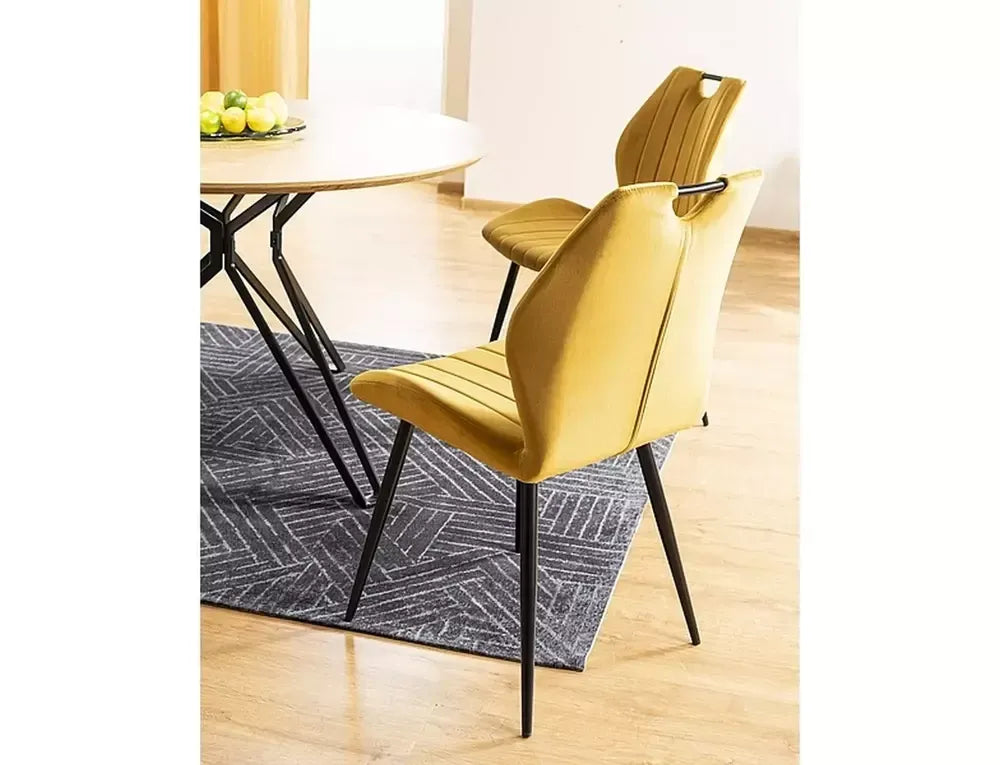 Scaun tapitat cu Catifea Galben cu picioare din Metal Negru H91xL51xA46cm Arco