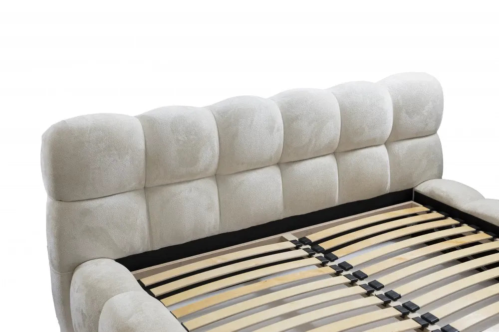 Pat 180x200cm tapitat cu Chenille Crem Boston