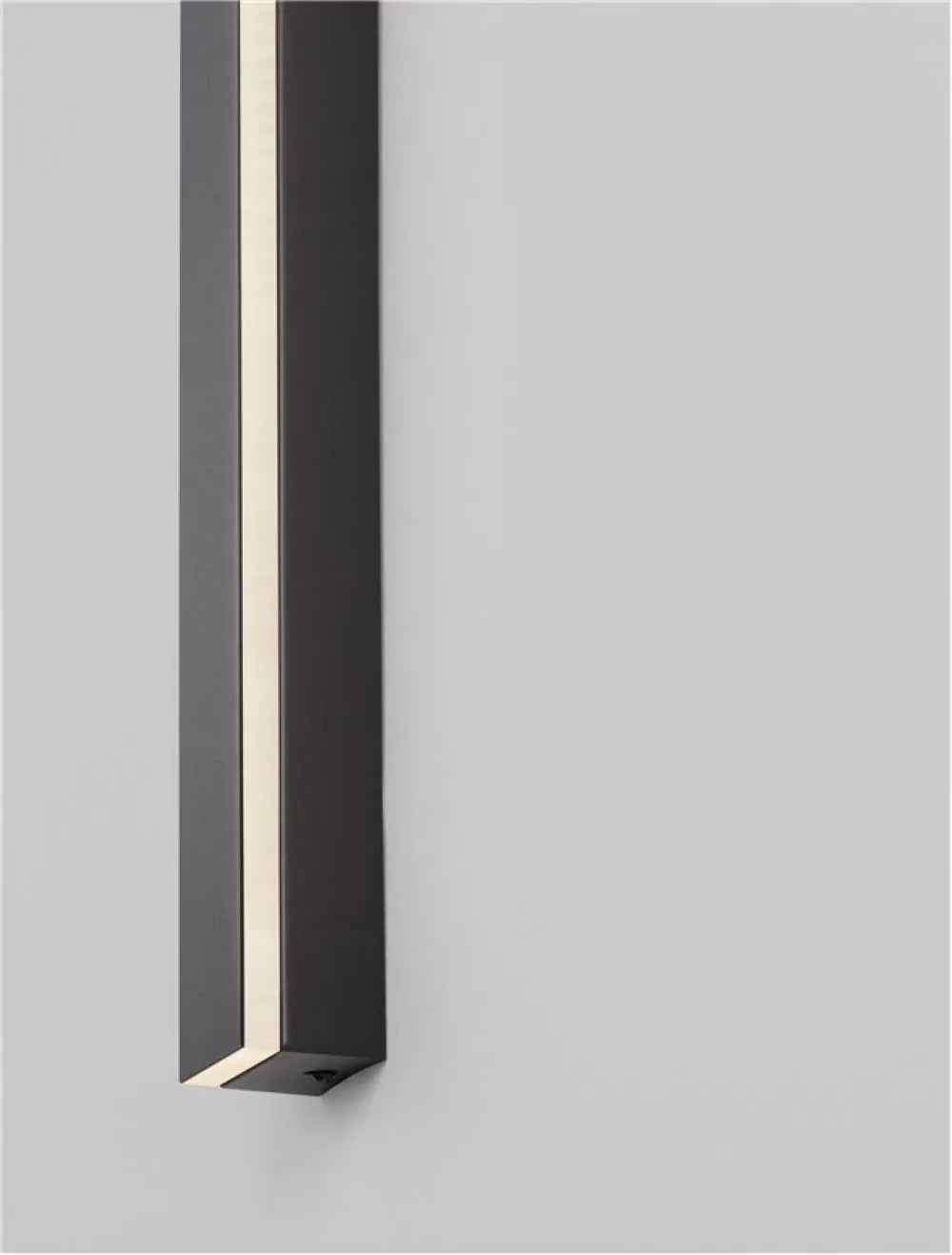 Aplica de perete din Aluminiu Negru H80xL5cm IP20 29W 1200lm 3000k COLBY