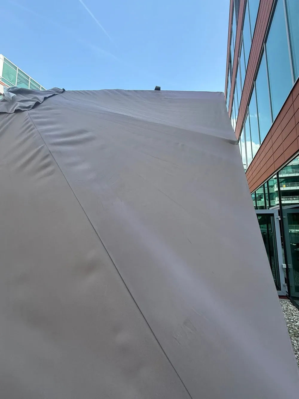 Umbrela de exterior din Aluminiu/Poliester Negru/Bej H260xL295cm Baza Hanging