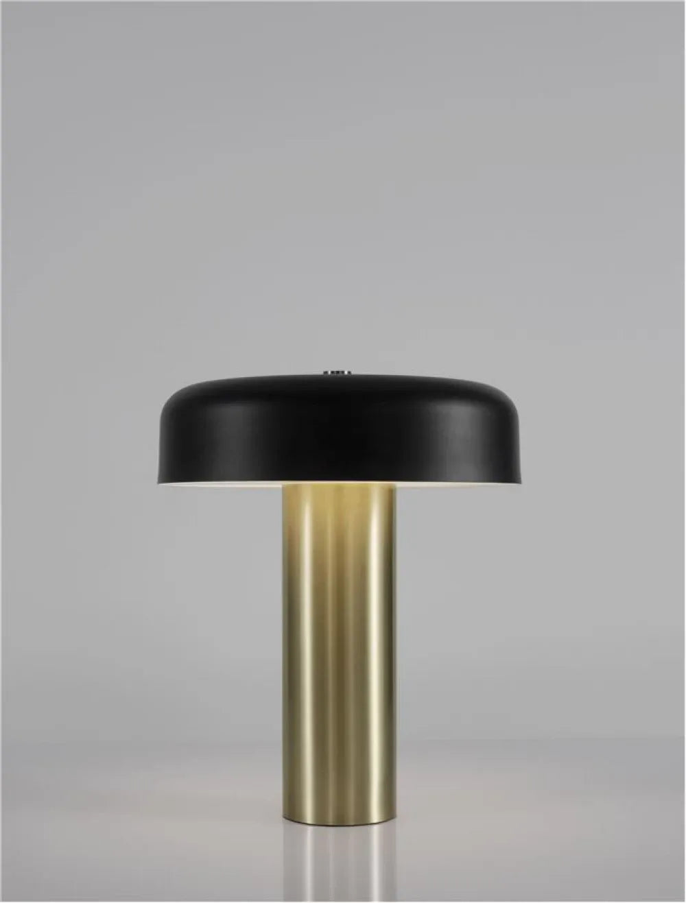 Veioza din Aluminiu Negru/Auriu H31xL25cm IP20 18W 734lm 3000k PANDORA