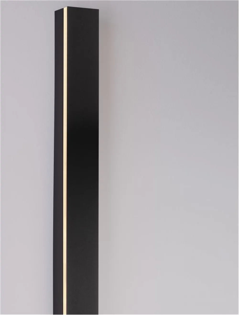 Aplica de perete din Aluminiu Negru H80xL5cm IP20 29W 1200lm 3000k COLBY