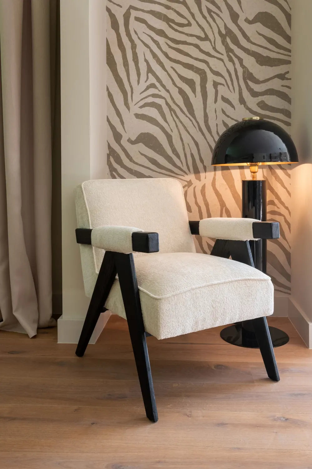 Fotoliu tapitat cu Chenille Alb H84xA84.5xL67cm Cooper Richmond interiors