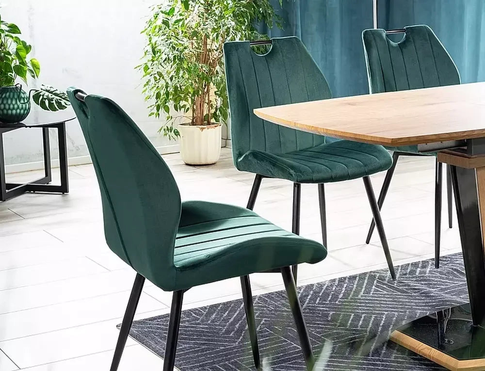 Scaun tapitat cu Catifea Verde cu picioare din Metal Negru H91xL51xA46cm Arco