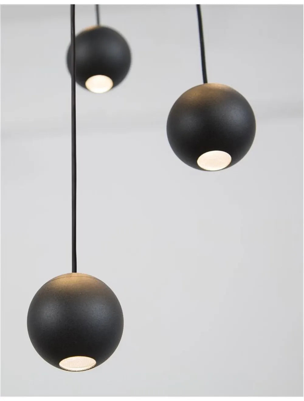 Candelabru structura din Aluminiu Negru si abajur din Aluminiu Negru H150xL40.5cm IP20 48W 1902lm 3000k NOCCI