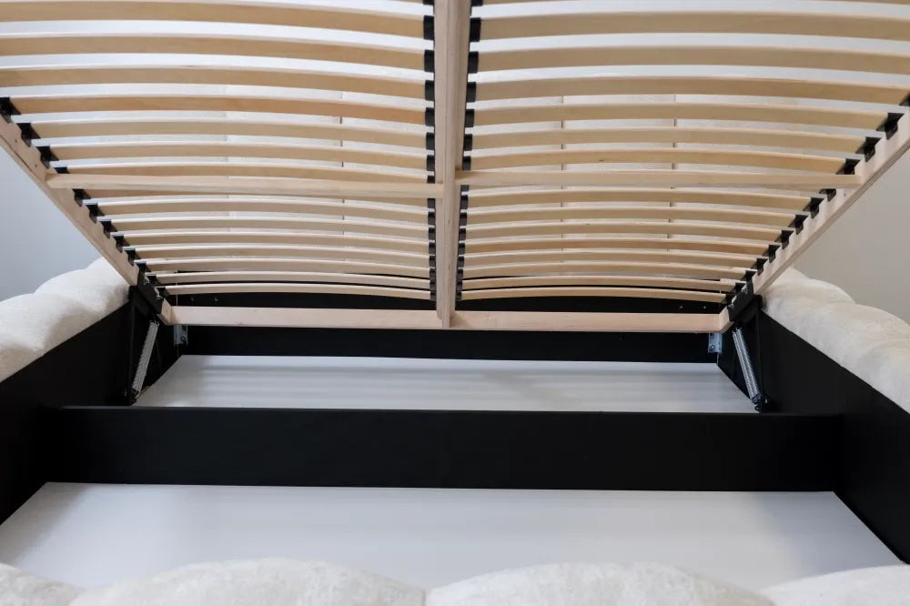 Pat 140x200cm tapitat cu Chenille Crem Dallas