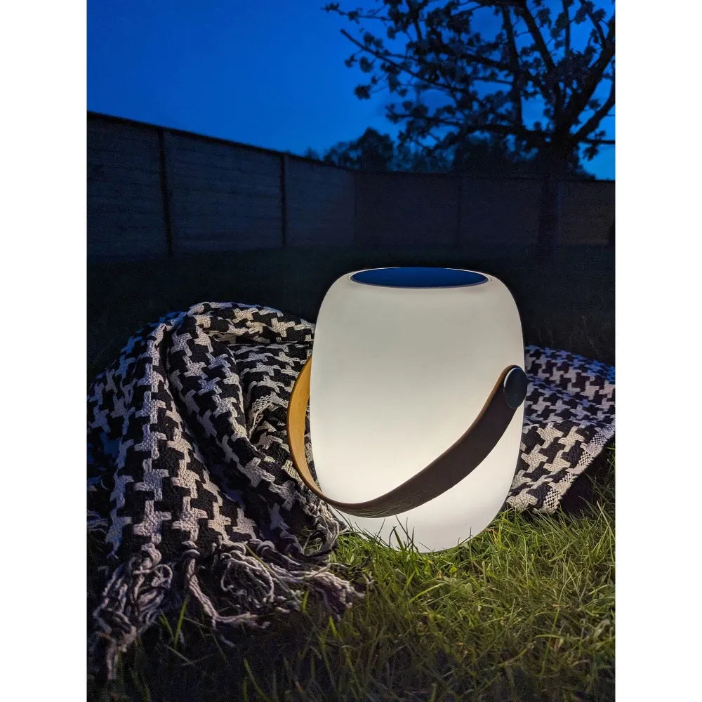 Lampa exterioara reincarcabila cu boxa Bluetooth incorporata din Polipropilena Alb H21xD18cm Cardiff