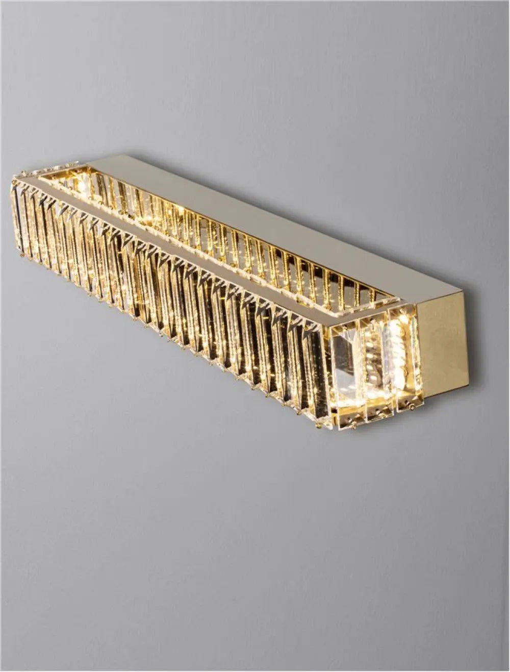 Aplica de perete structura din Metal Auriu si abajur din Cristal Transparent H60xL12cm IP20 19W 1428lm 3500k AURELIA