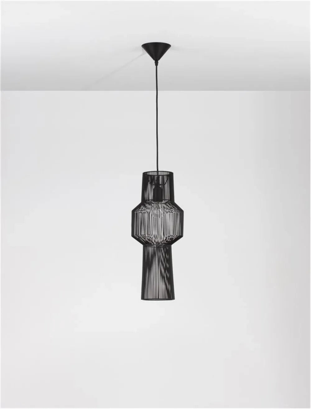 Pendul structura din Aluminiu Negru si abajur din Aluminiu Negru H195xL21cm IP20 BREDO