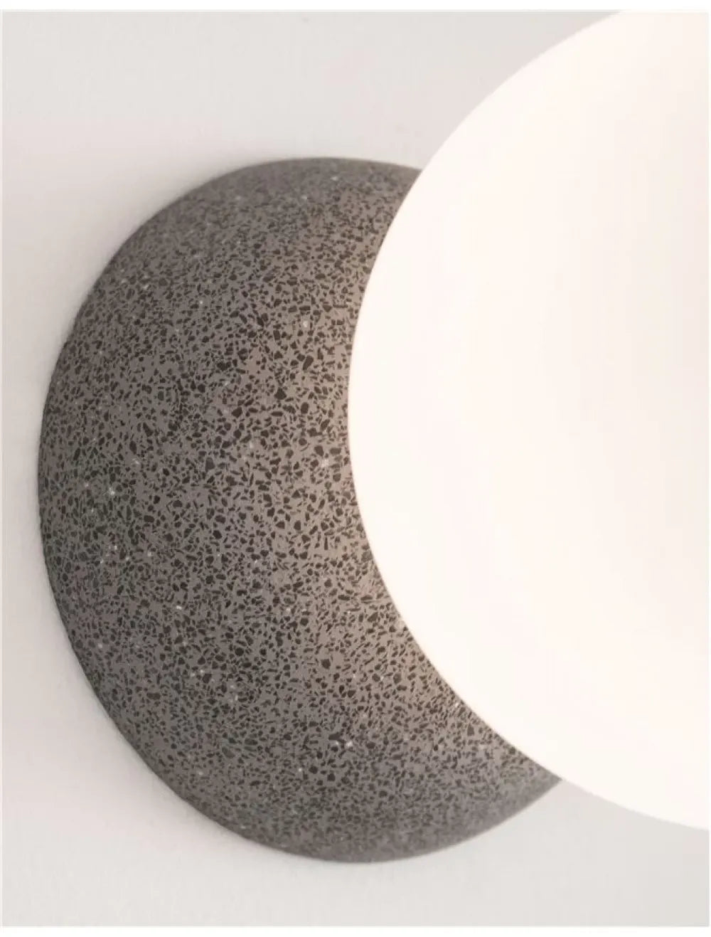 Aplica de perete structura din Beton Gri si abajur din Sticla Alb H10xL10cm IP20 ZERO