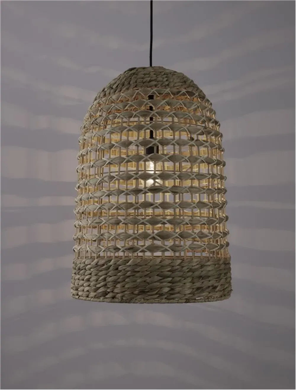Pendul structura din Metal Negru si abajur din Ratan Bej H205xL42cm IP20 GRIFFIN
