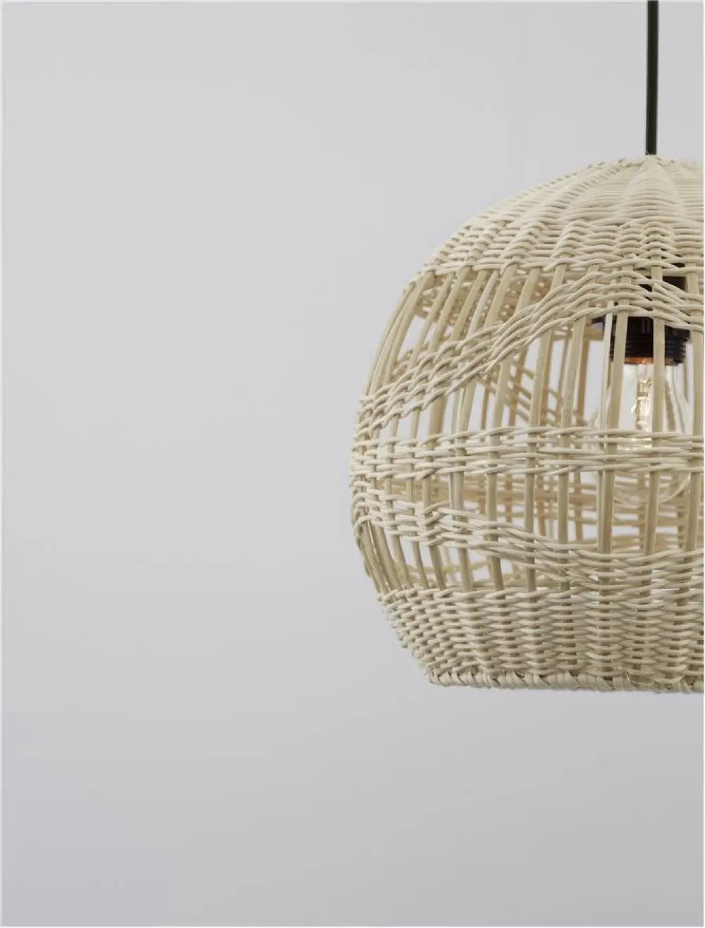 Pendul structura din Metal Negru si abajur din Ratan Bej H195xL30cm IP20 MARLO