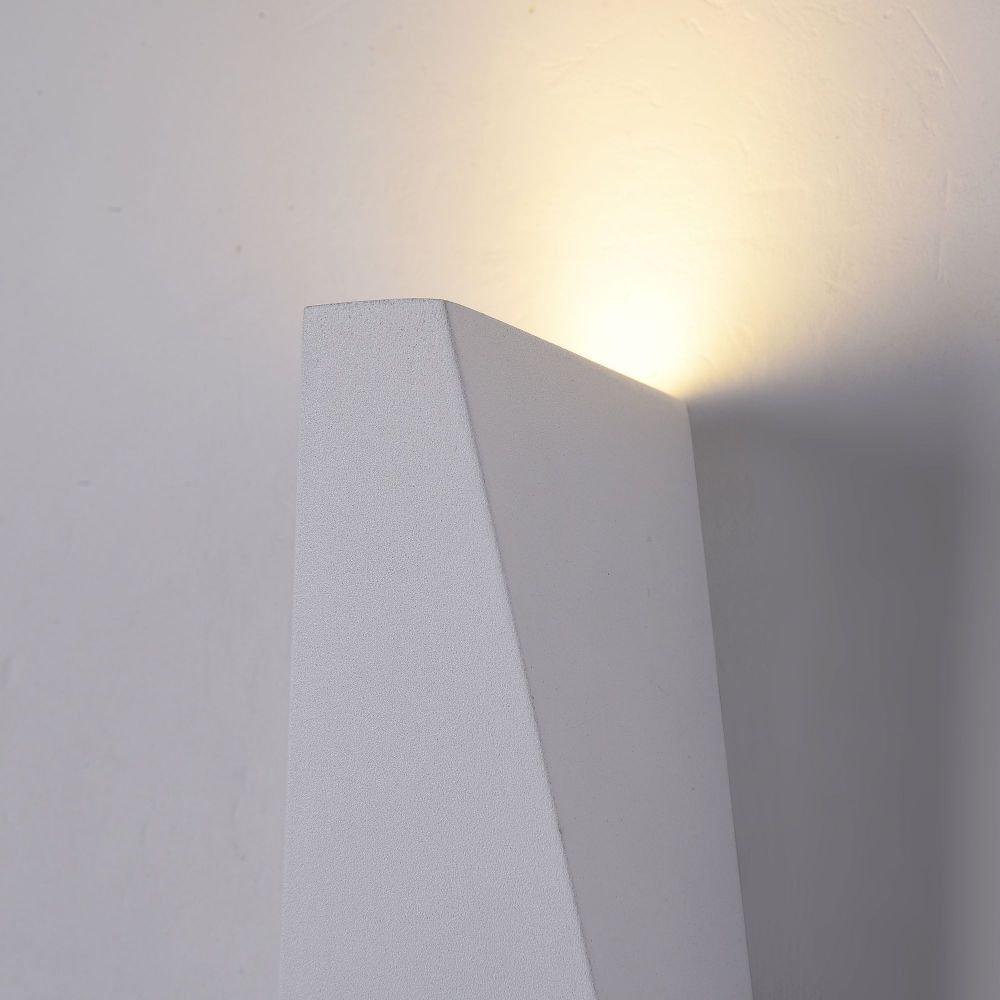 Aplica de perete pentru exterior din Metal Alb cu LED L9x9xH20cm Times Square