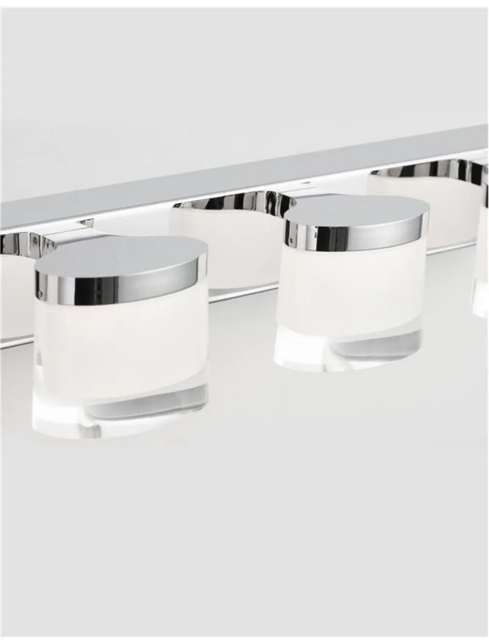 Aplica de perete structura din Aluminiu Argintiu si abajur din Acrilic Alb H7.5xL51cm IP44 20W 2052lm 3000k SABIA