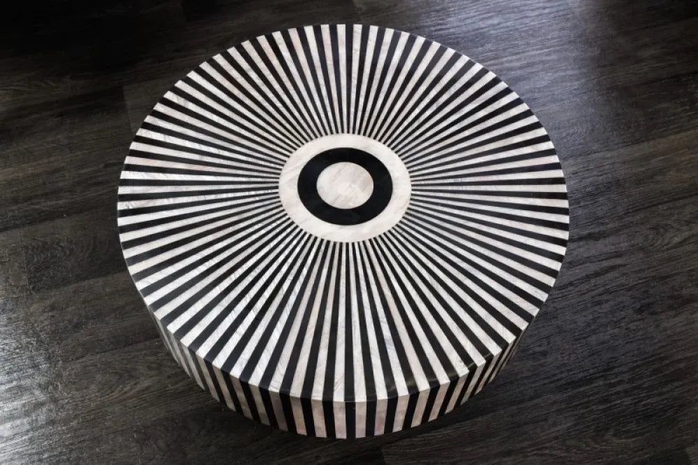 Masuta de cafea Rotunda din Polirasina Negru/Alb si Metal Auriu D60xH35cm Bone Inlay