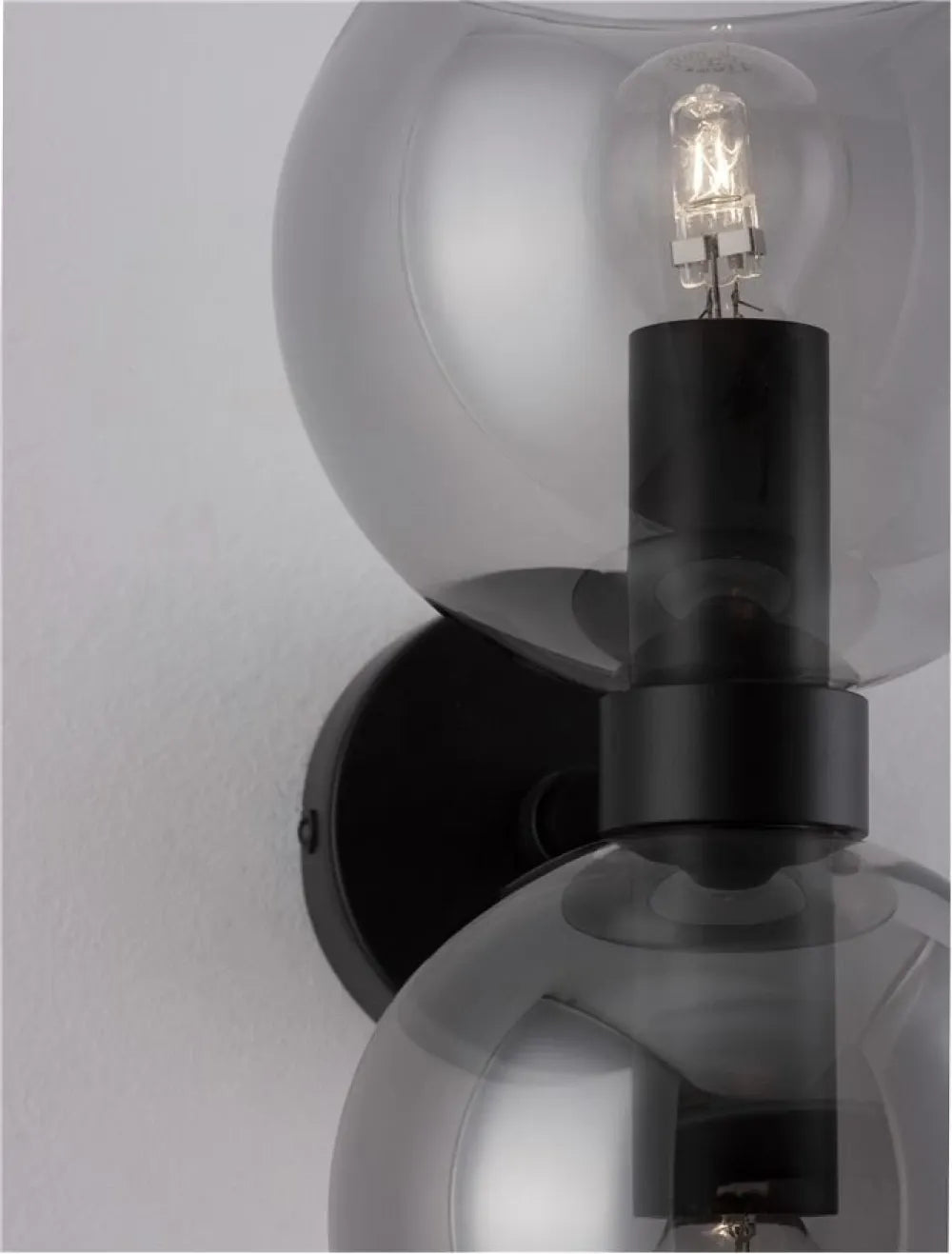 Aplica de perete structura din Metal Negru si abajur din Sticla Fumuriu H25.5xL15cm IP20 PALMER