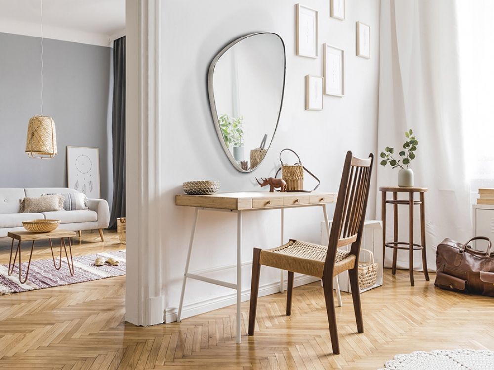 Oglinda Asimetrica cu rama din MDF Argintiu L55xH84cm Orio