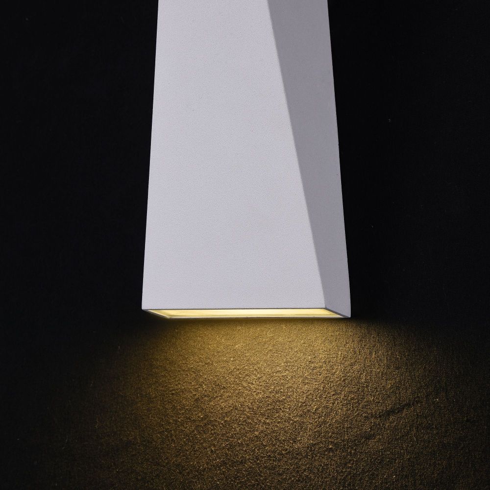 Aplica de perete pentru exterior din Metal Alb cu LED L9x9xH20cm Times Square
