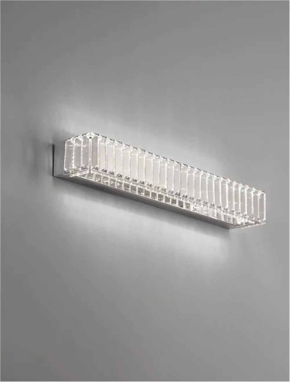 Aplica de perete structura din Metal Argintiu si abajur din Cristal Transparent H60xL12cm IP20 19W 1428lm 3500k AURELIA