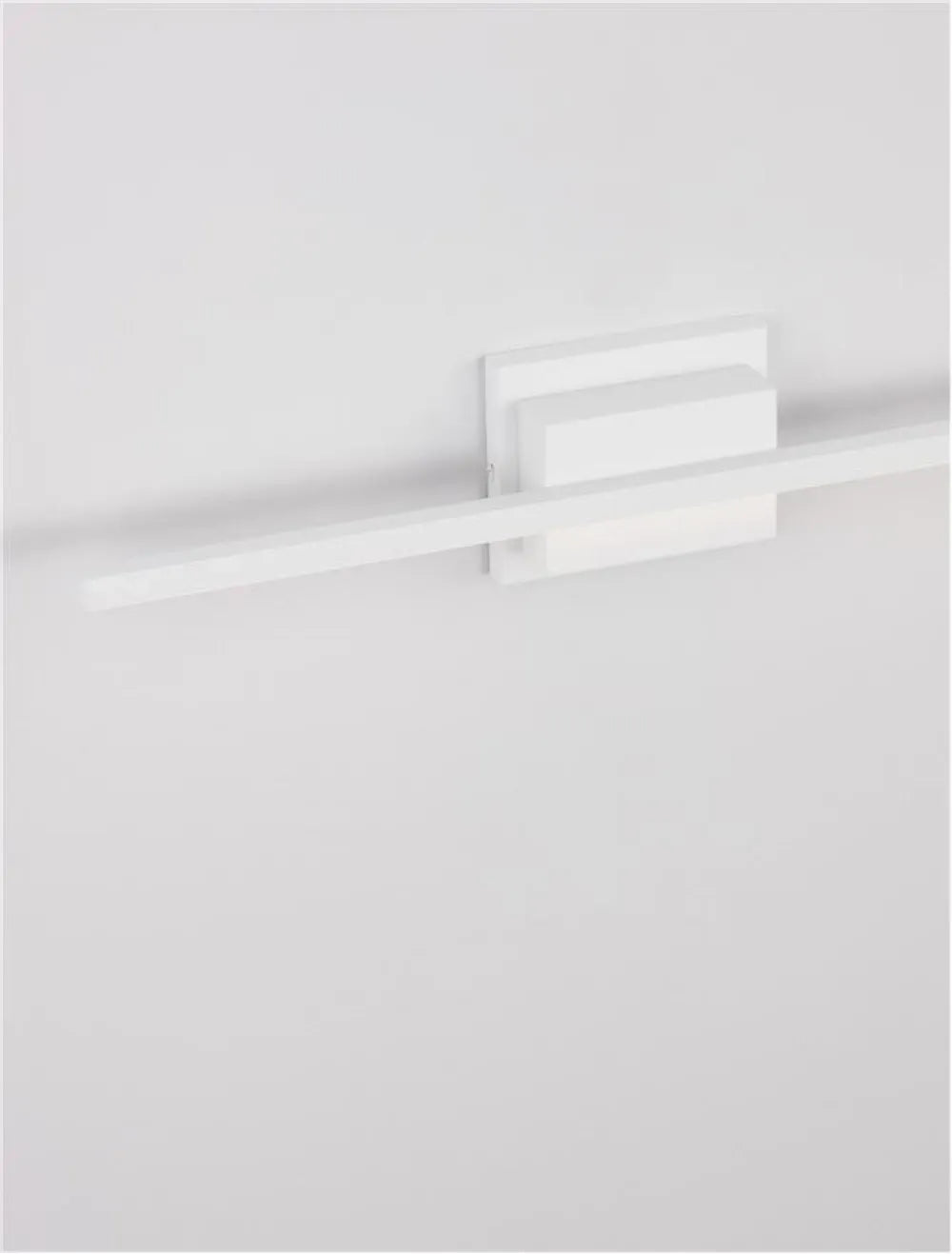 Aplica de perete structura din Aluminiu Alb si abajur din Acrilic  H11.8xL60.5cm IP20 12.5W 750lm 3000k AZURE