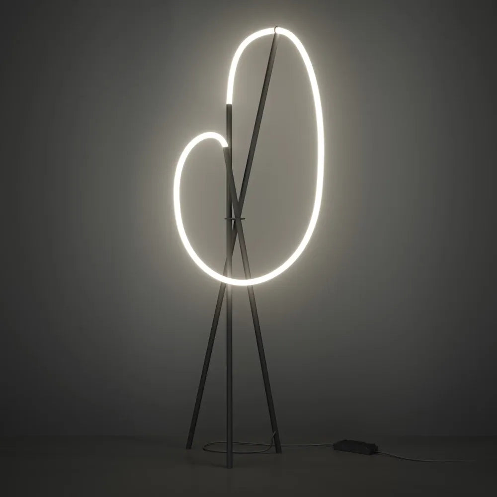 Lampa podea din Aluminiu Negru si Silicon Alb H162xL45cm Crochet