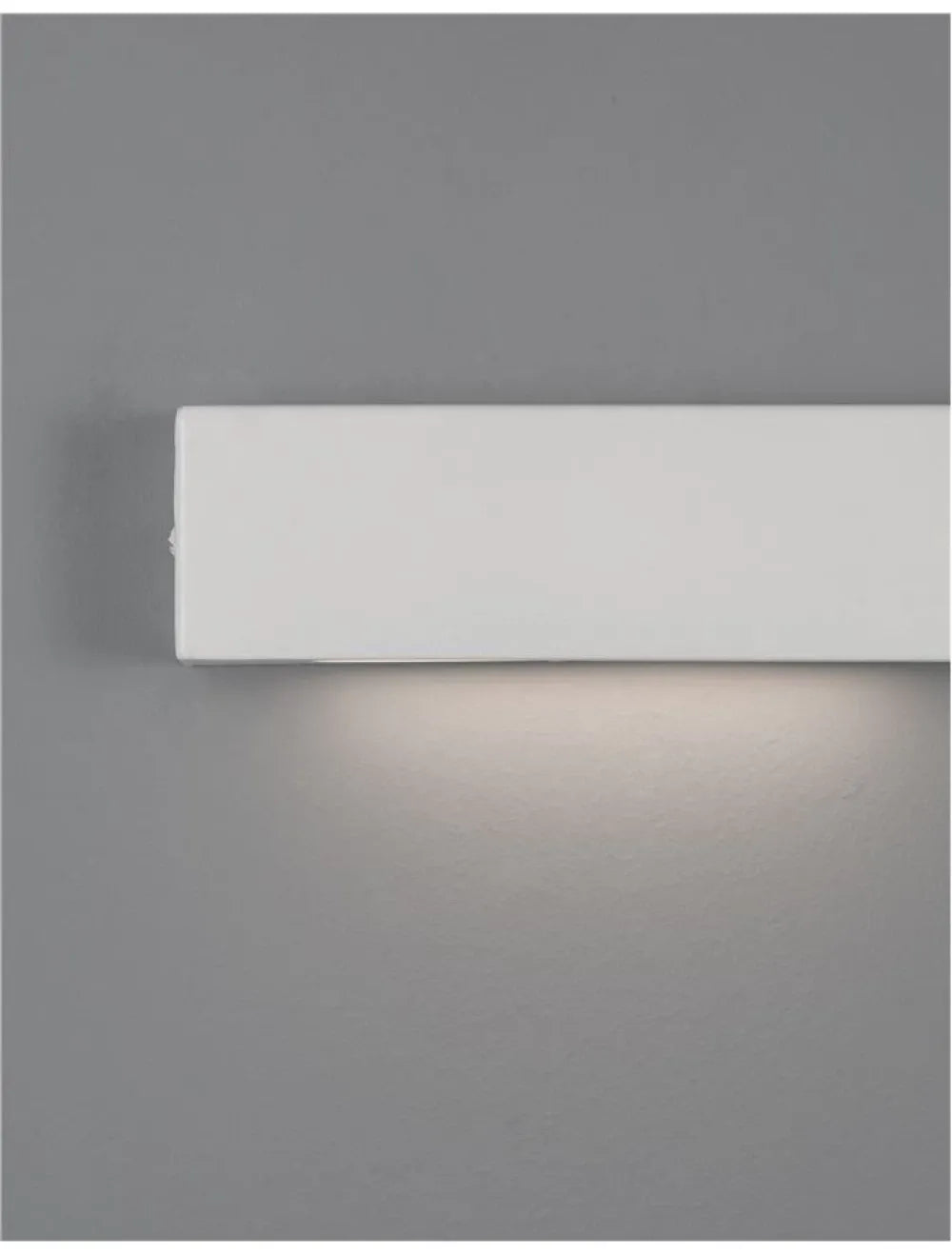 Aplica de perete structura din Metal Alb si abajur din Acrilic  H8xL35cm IP20 8W 560lm 3000k VIDA