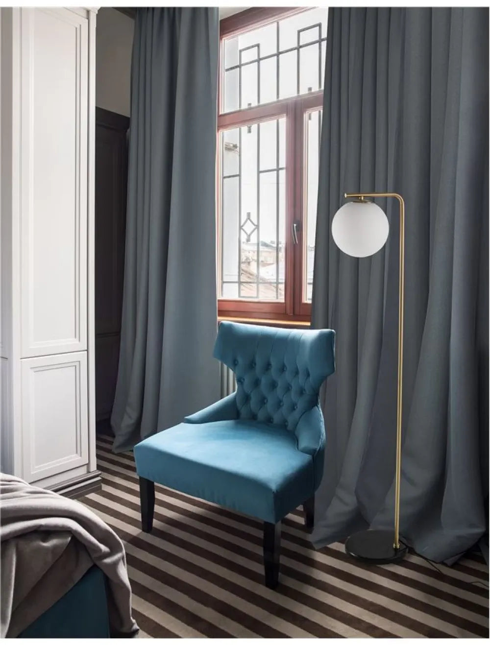 Lampa de podea structura din Metal Negru/Auriu si abajur din Sticla Alb H140xL31cm IP20 ALVAREZ