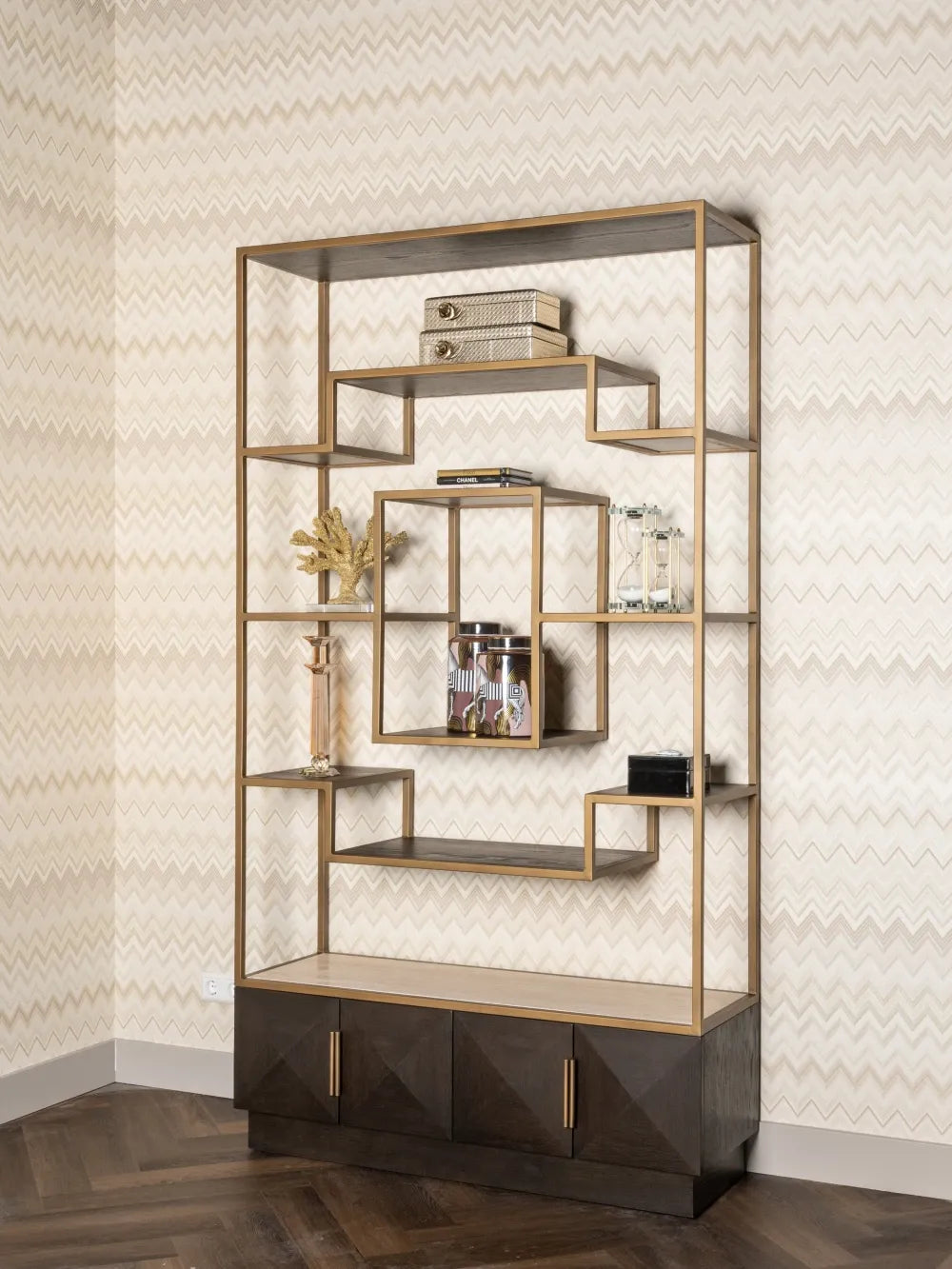 Biblioteca din Lemn Maro si Travertin/Furnir Bej/Maro L120xH220cm Claremont