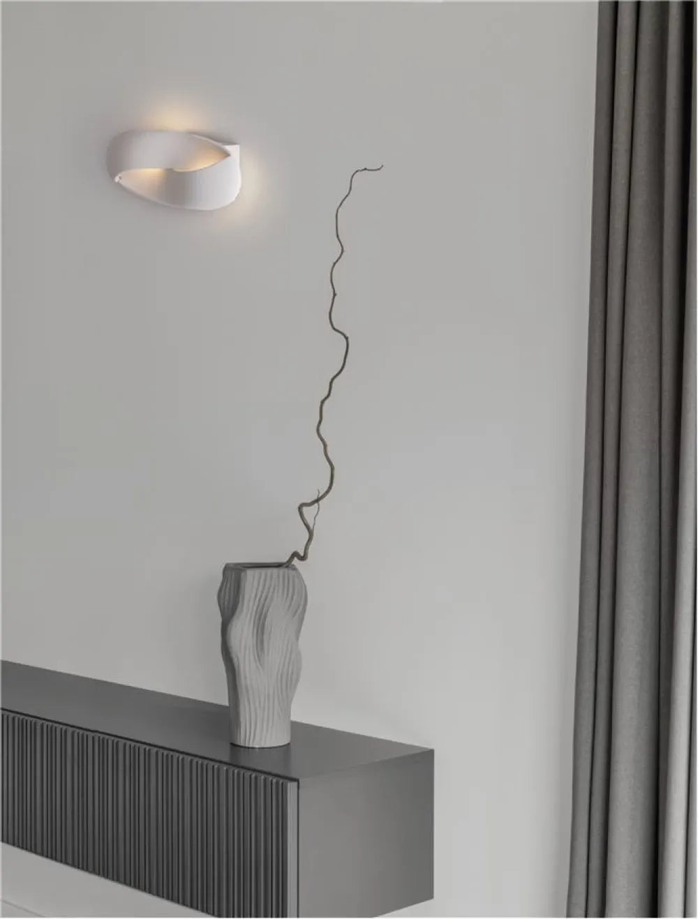 Aplica de perete din Metal Alb H11xL28.2cm IP20 6W 535lm 3000k INFINITY