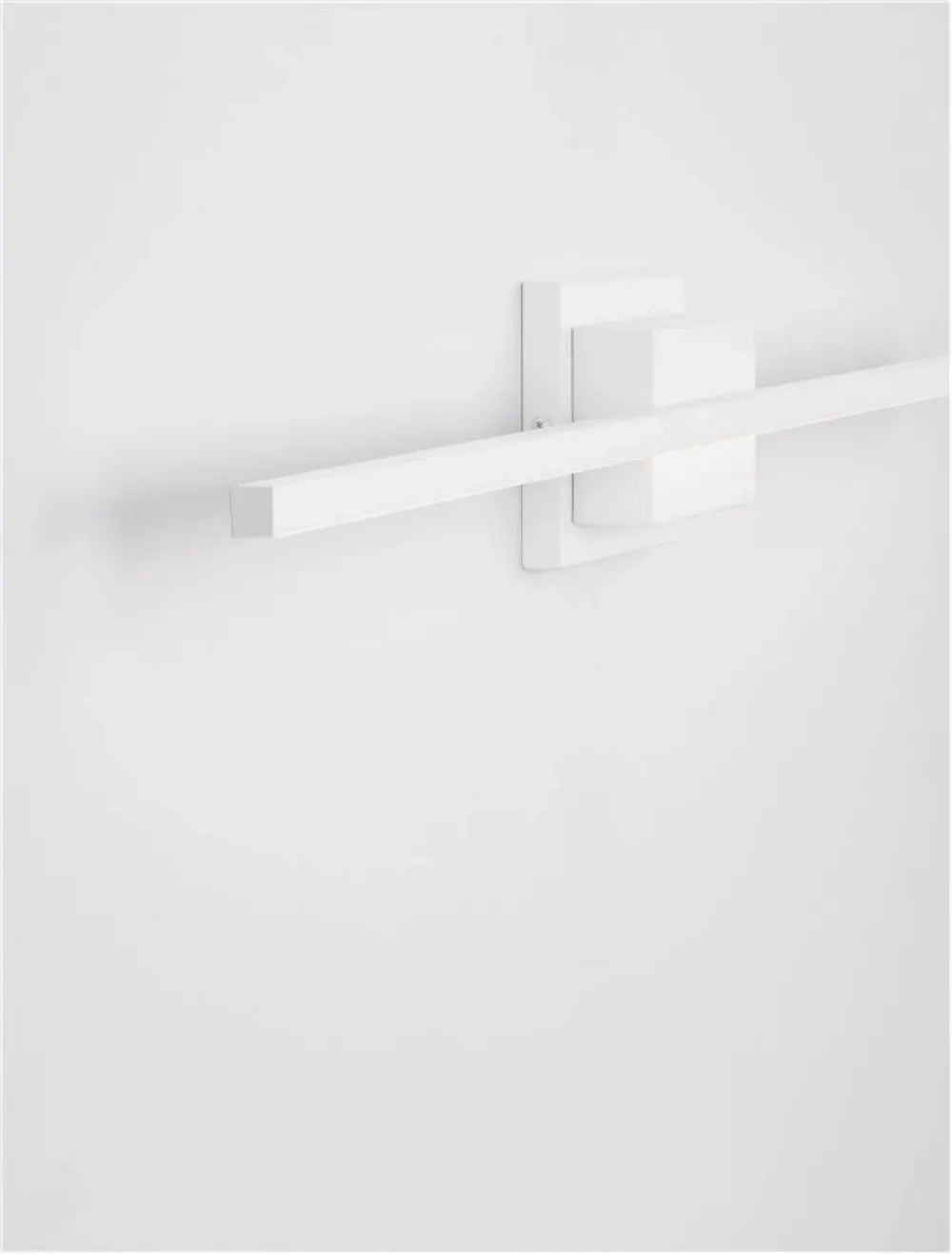 Aplica de perete structura din Aluminiu Alb si abajur din Acrilic  H11.8xL90.5cm IP20 21W 1200lm 3000k AZURE