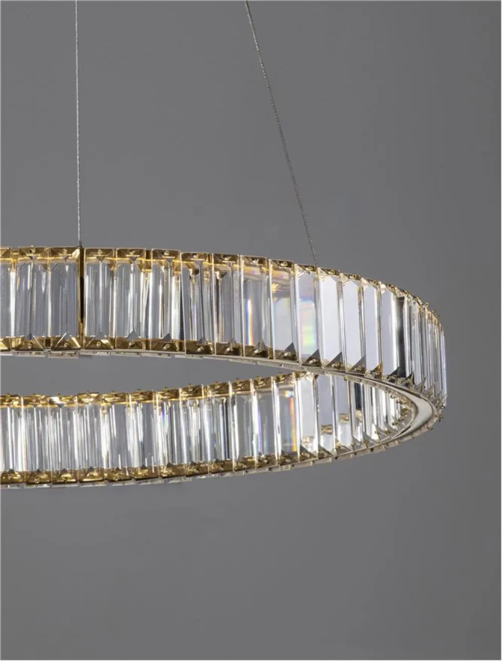 Lustra structura din Metal Auriu si abajur din Cristal Transparent H150xL60cm IP20 41W 4647lm 3500k AURELIA
