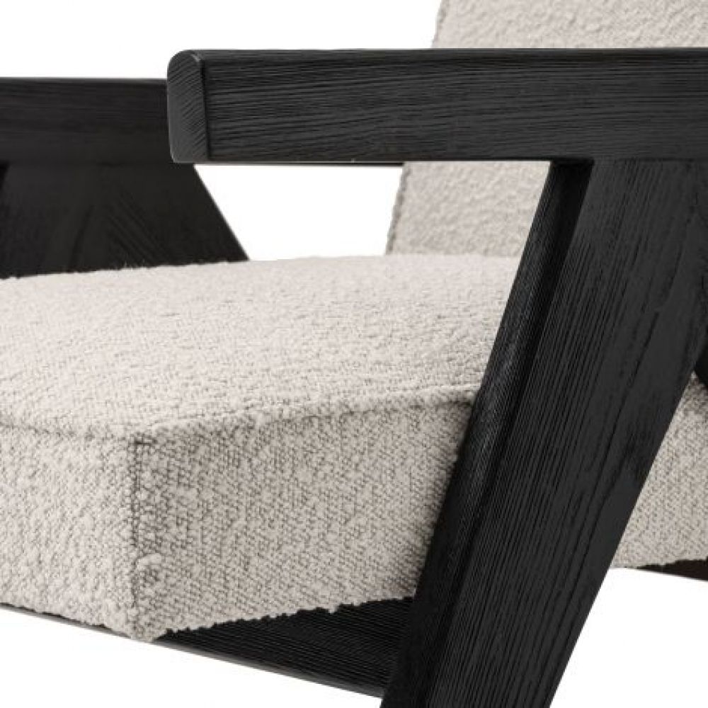 Fotoliu tapitat cu Boucle Crem cu baza din Lemn masiv de stejar Negru H68xL59xA82cm Greta