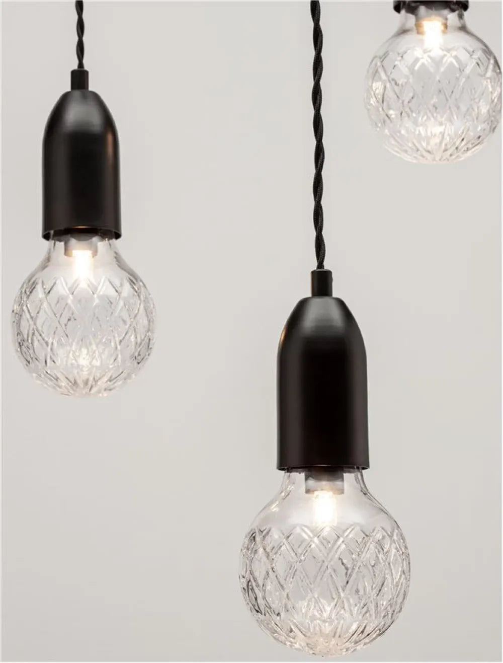 Lustra structura din Metal Negru si abajur din Sticla Transparent H150xL30cm IP20 VEDA