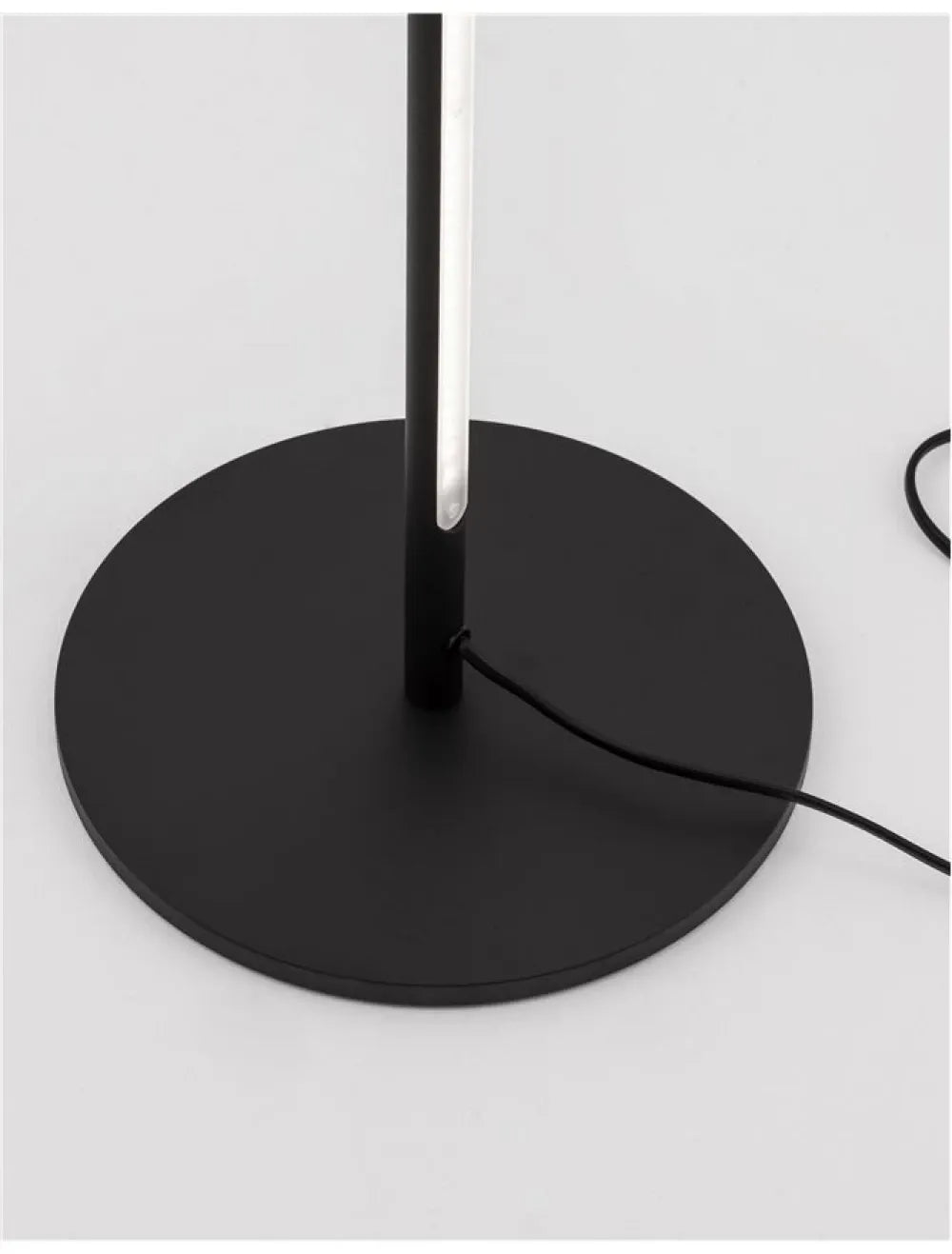 Lampa de podea structura din Aluminiu Negru si abajur din Acrilic Alb H171xL2cm IP20 25W 2600lm 3000k HANDY