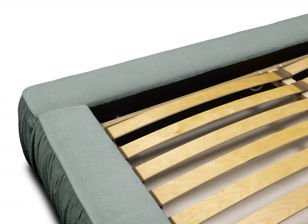 Pat 140x200cm tapitat cu Chenille Albastru deschis Naomi