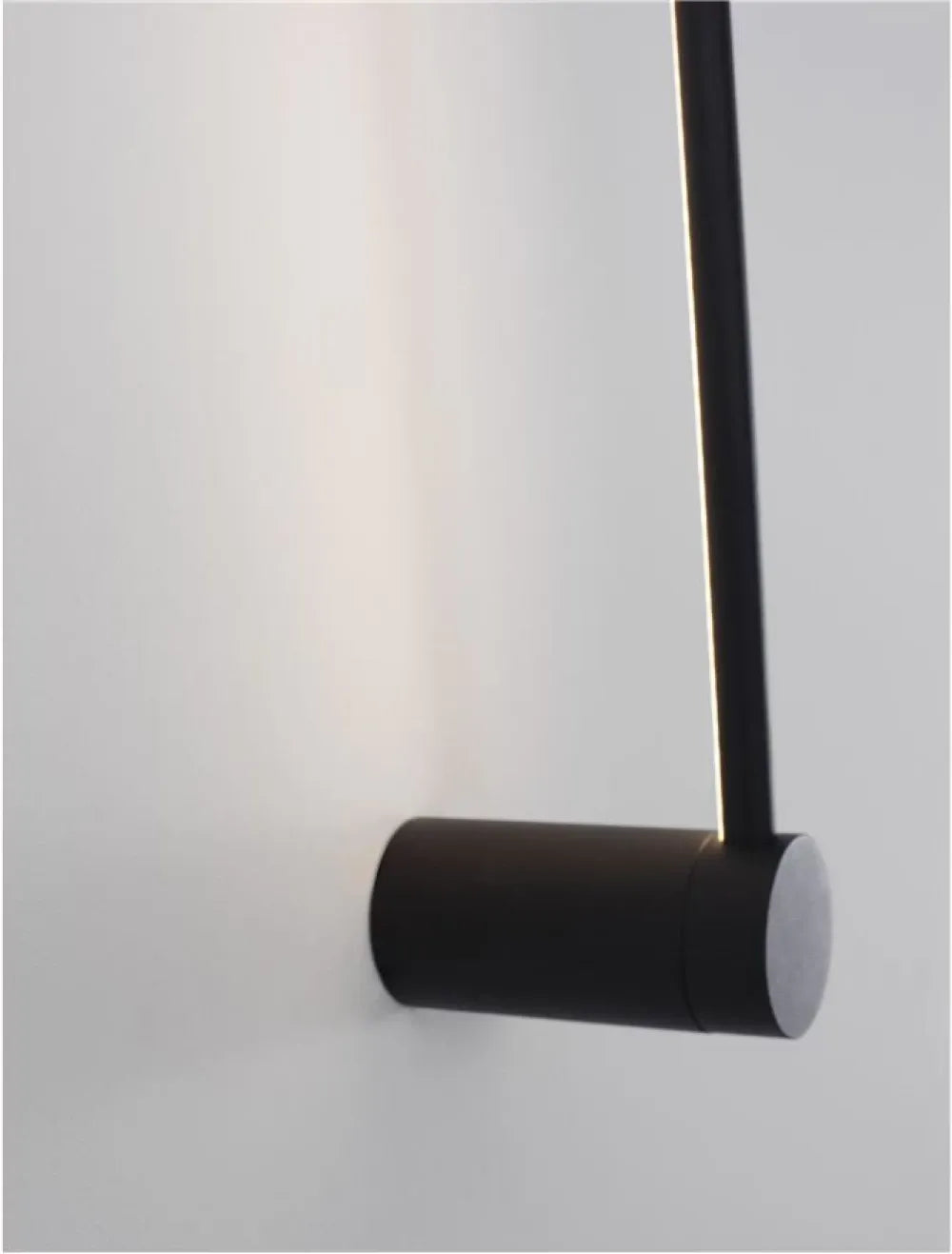 Aplica de perete din Aluminiu Negru H60xL6cm IP20 17W 777lm 3000k SYNTHESI
